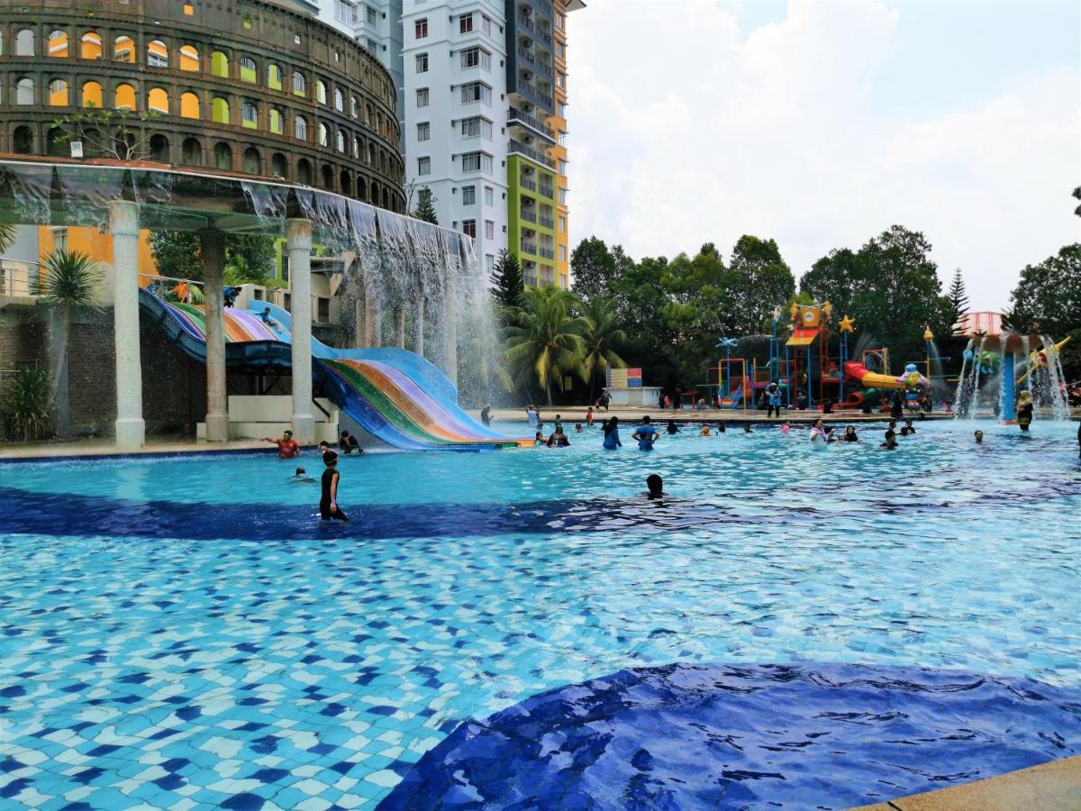 B - Lagoon Water Themepark Suite Melaka Town Buitenkant foto