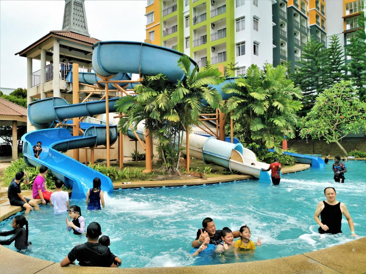 B - Lagoon Water Themepark Suite Melaka Town Buitenkant foto