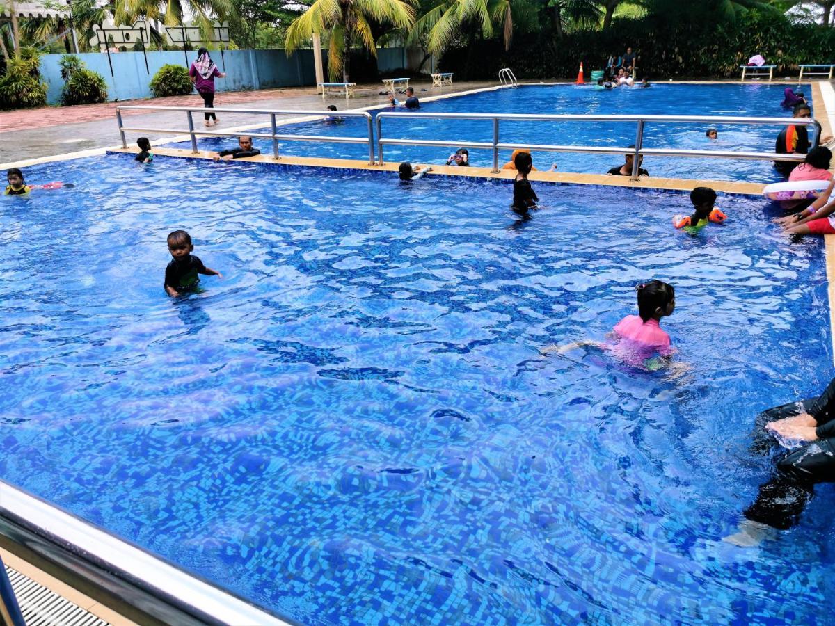 B - Lagoon Water Themepark Suite Melaka Town Buitenkant foto