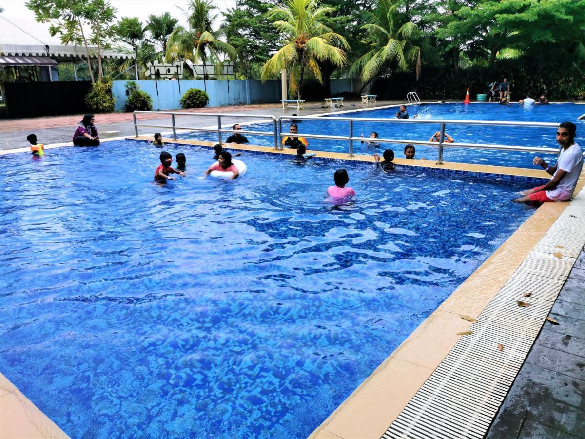 B - Lagoon Water Themepark Suite Melaka Town Buitenkant foto